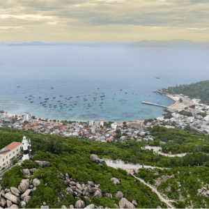 Đất đã có nhà kính xã Mê Linh, Lâm Hà 1972m² có 400m² thổ cư, sổ đỏ, giá 3 tỷ, đường bê tông 6m